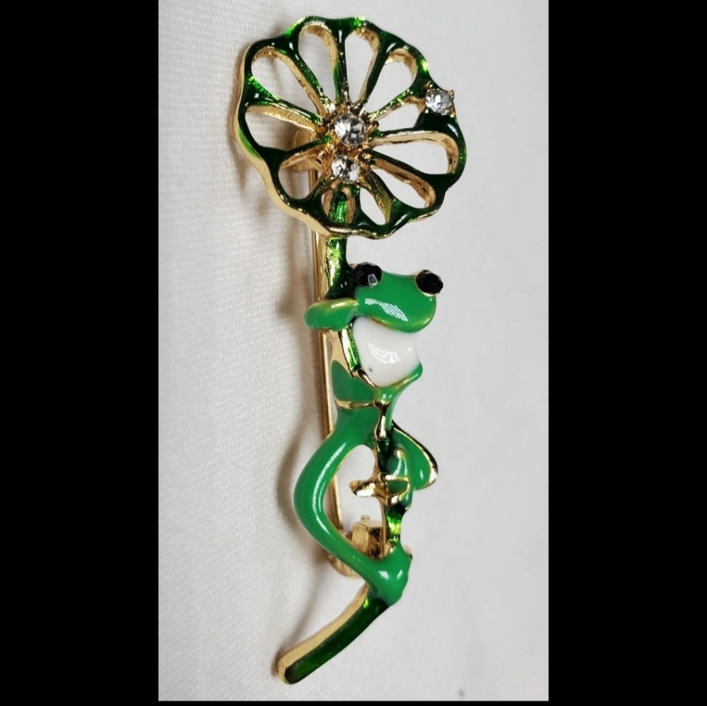 Vintage Rhinestone and Enamel Frog Pin